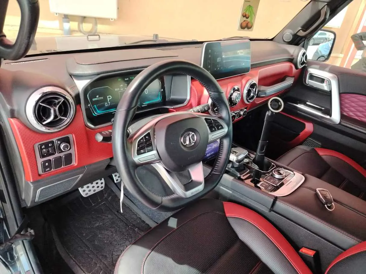 Car image 13