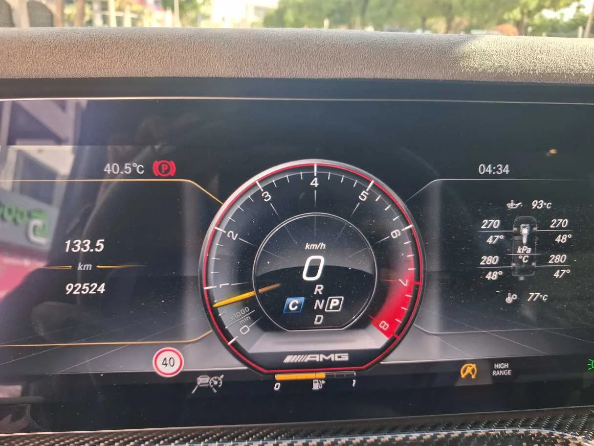 Car image 9