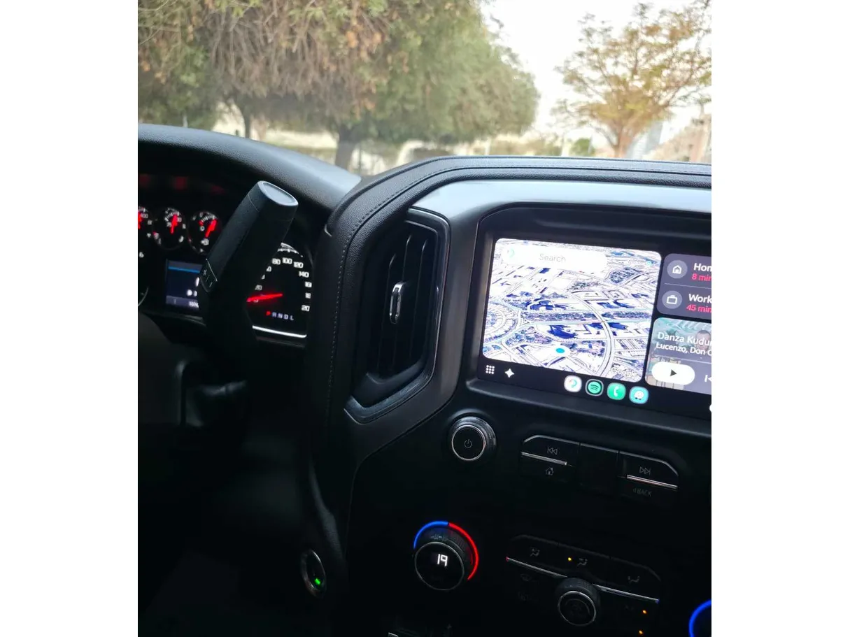 Car image 18