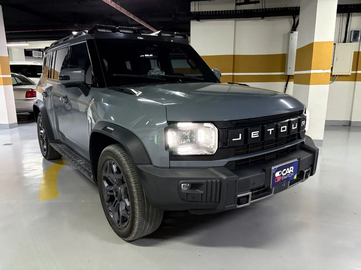 Car image 3