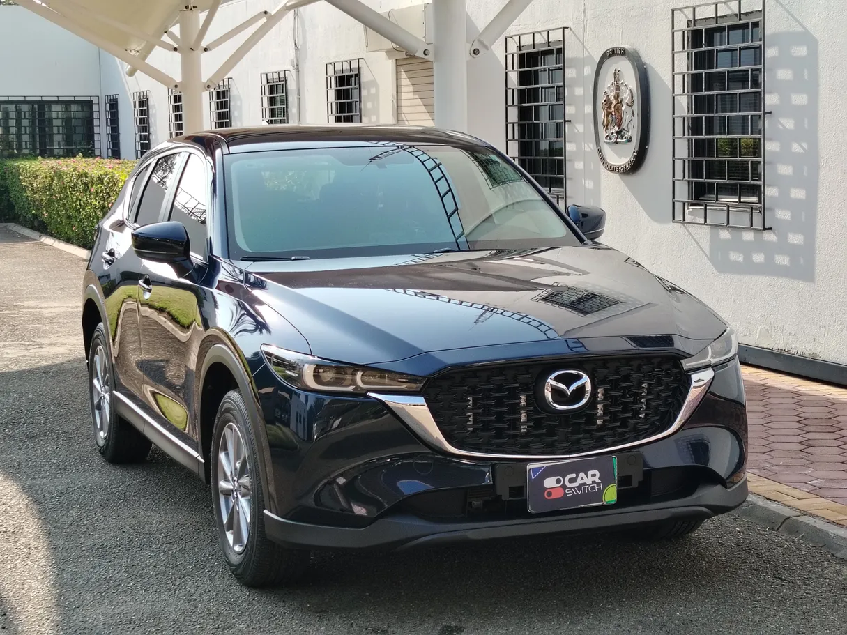 Car image 3