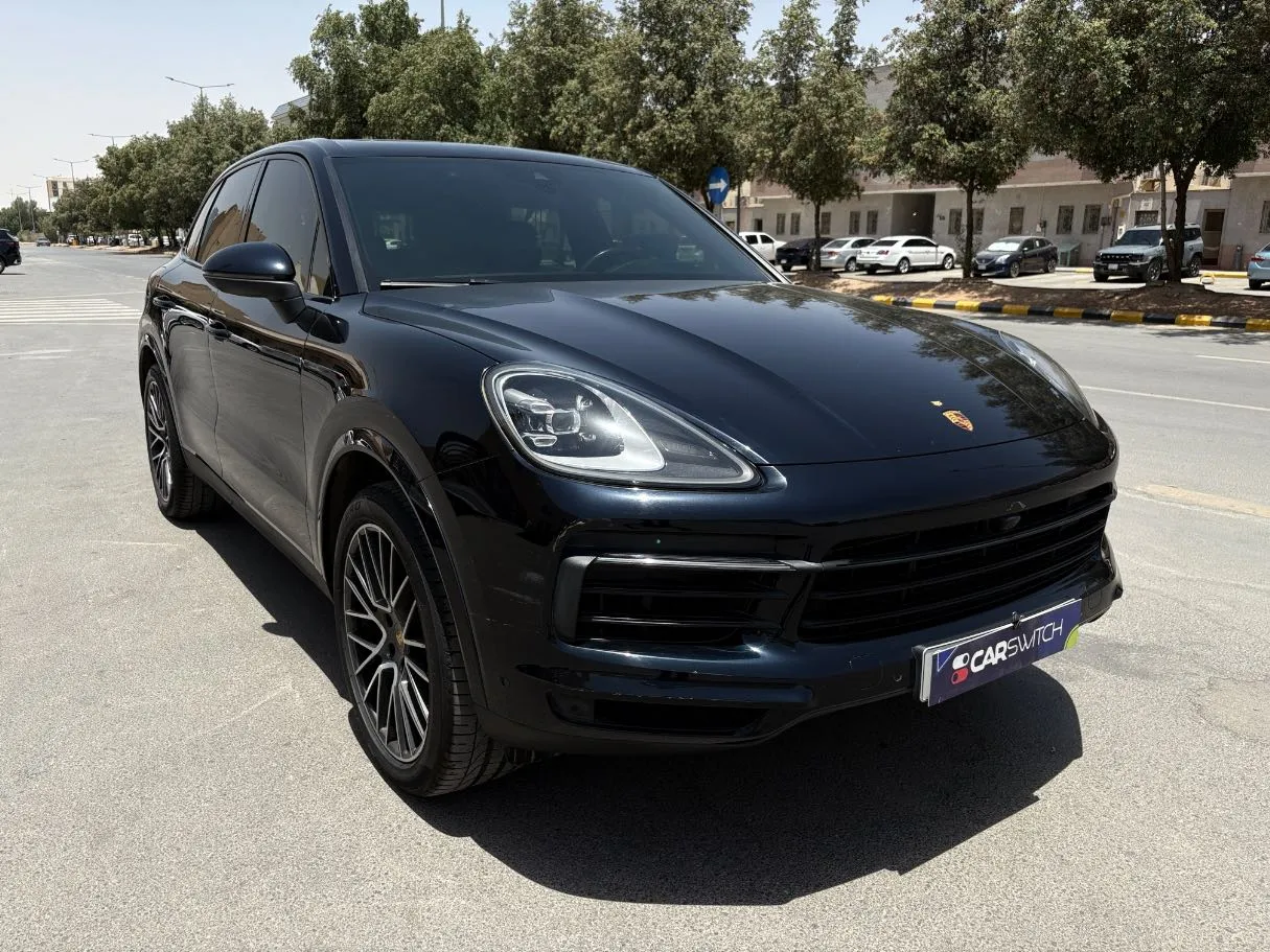 Car image 3