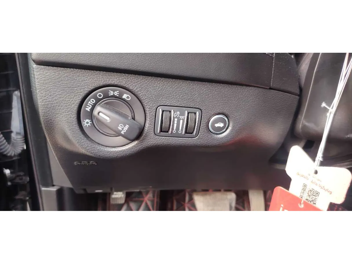 Car image 26