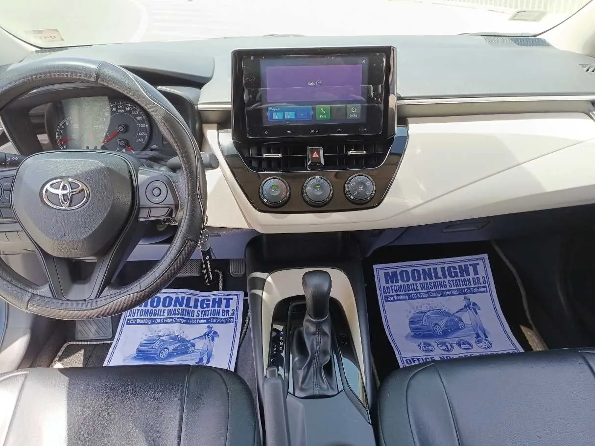 Car image 17