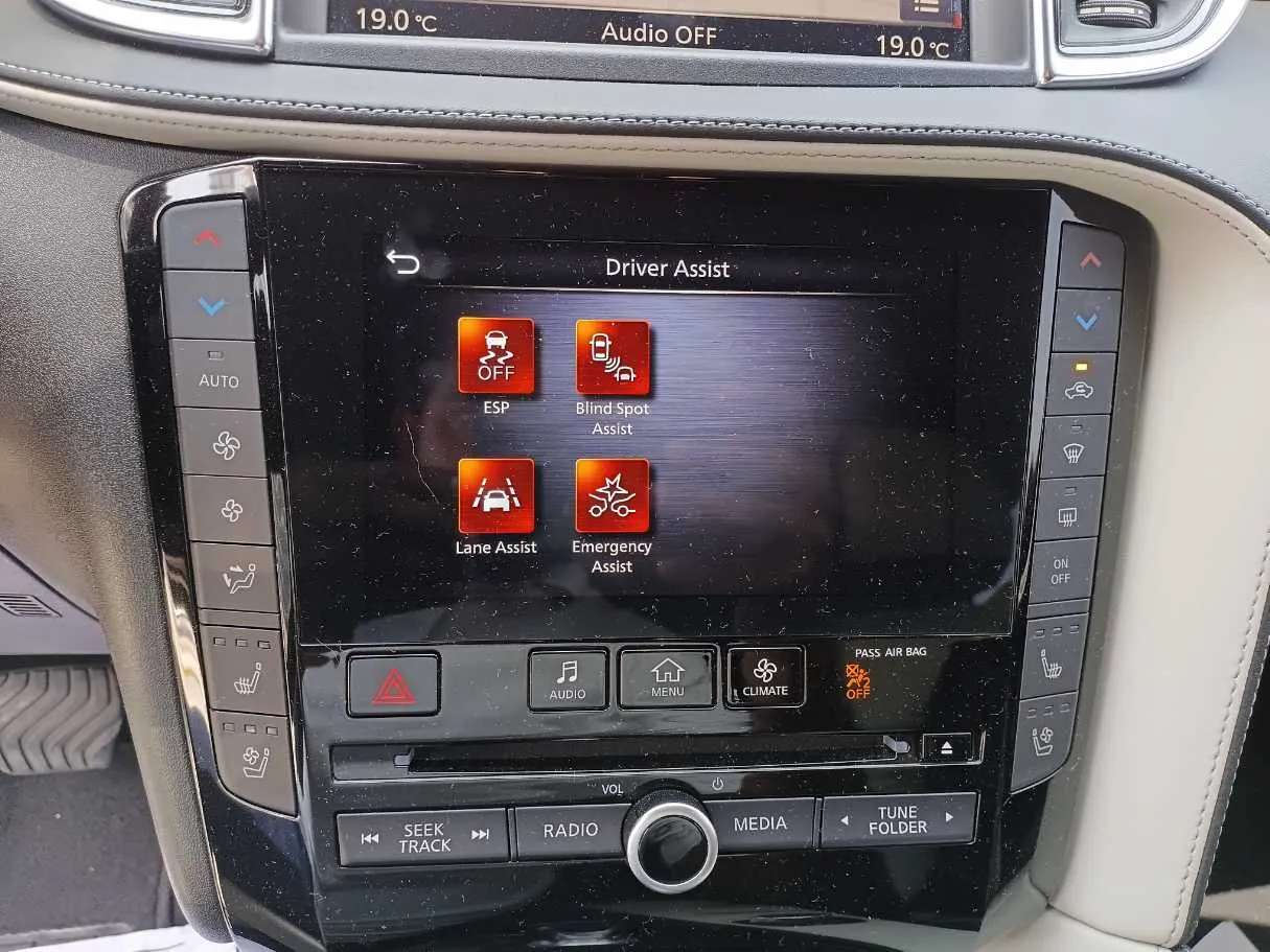 Car image 24