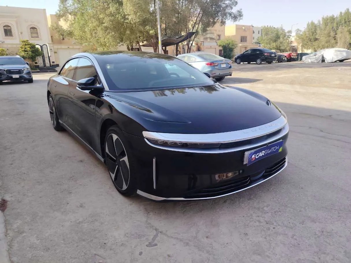 Car image 3