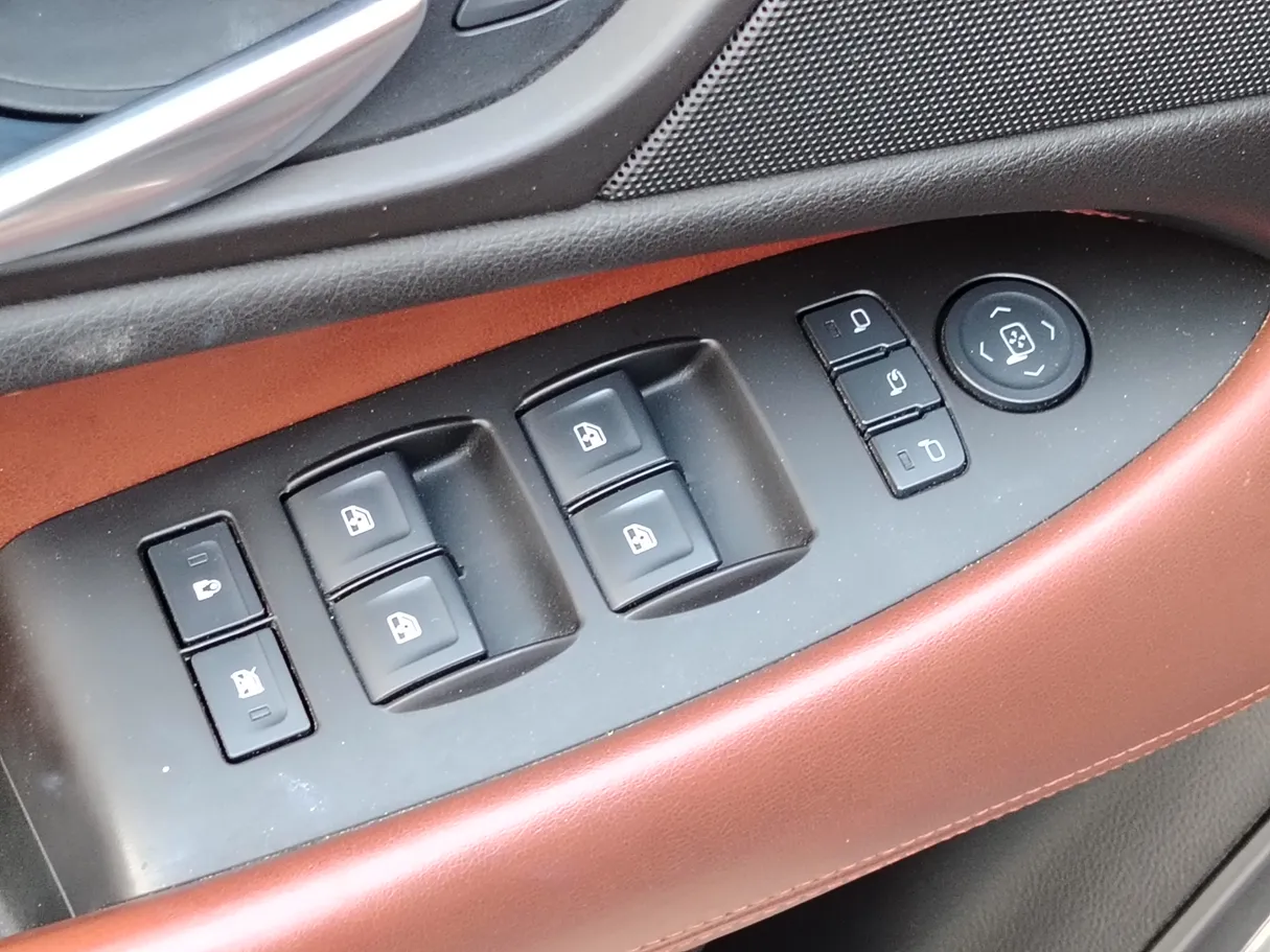 Car image 37