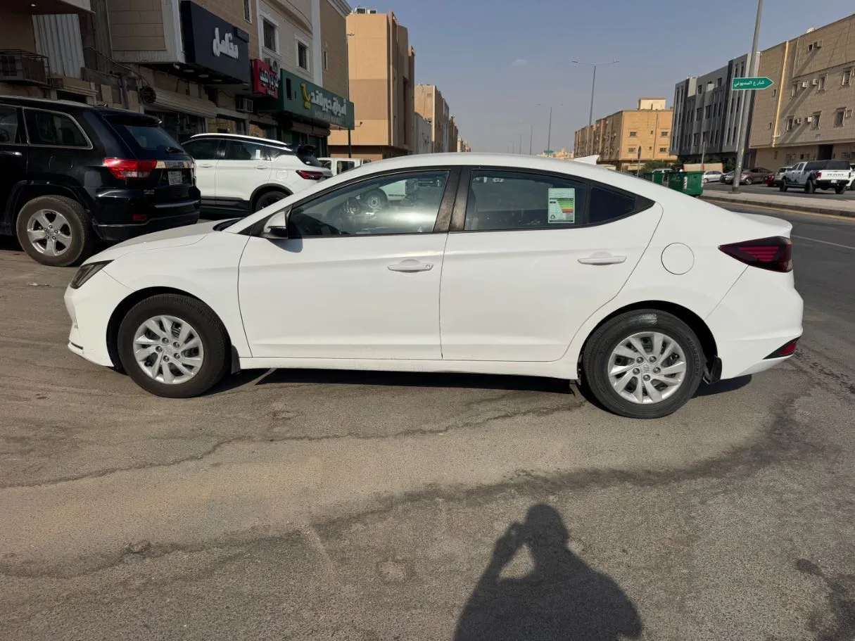 Car image 8