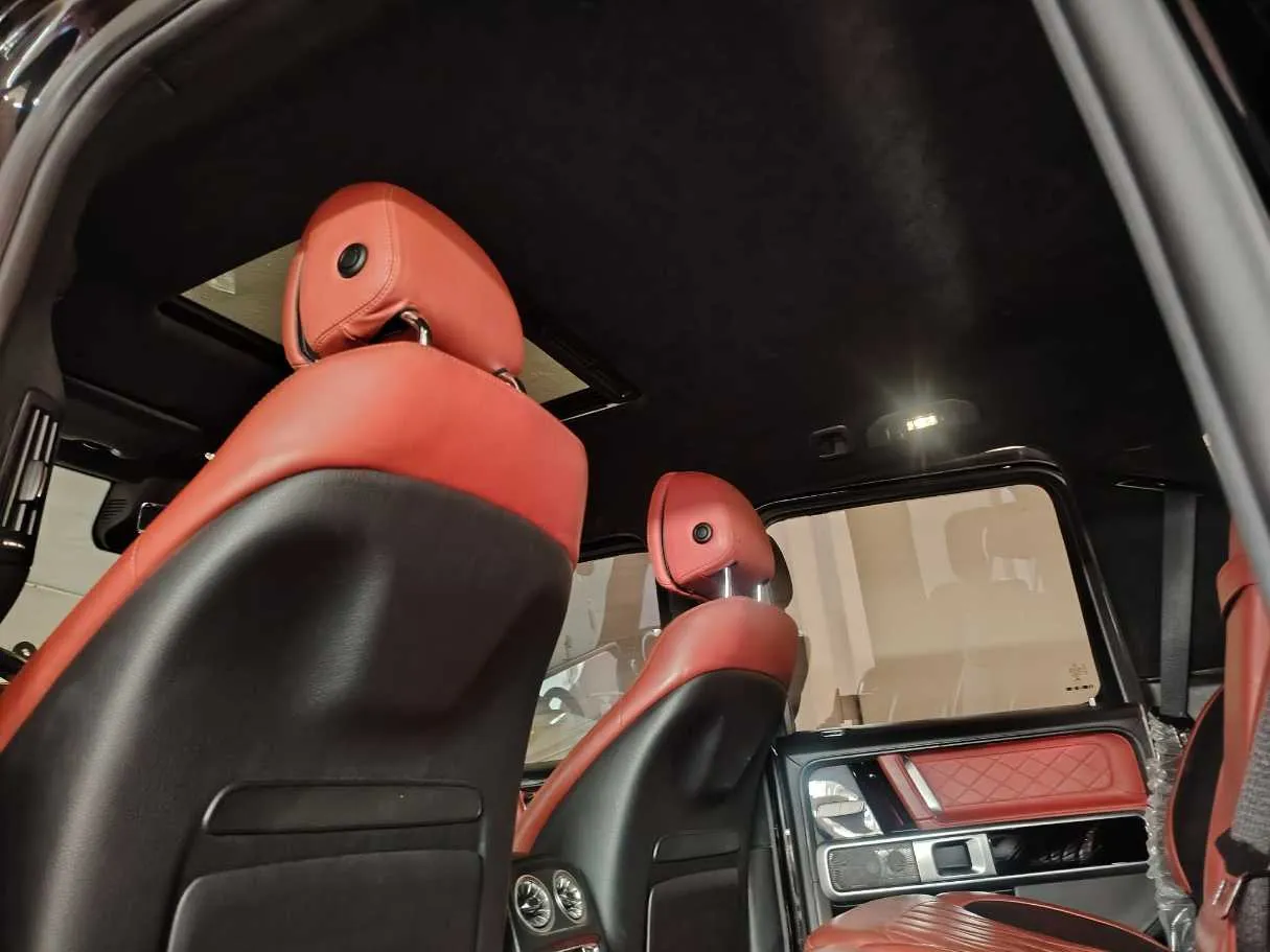 Car image 19