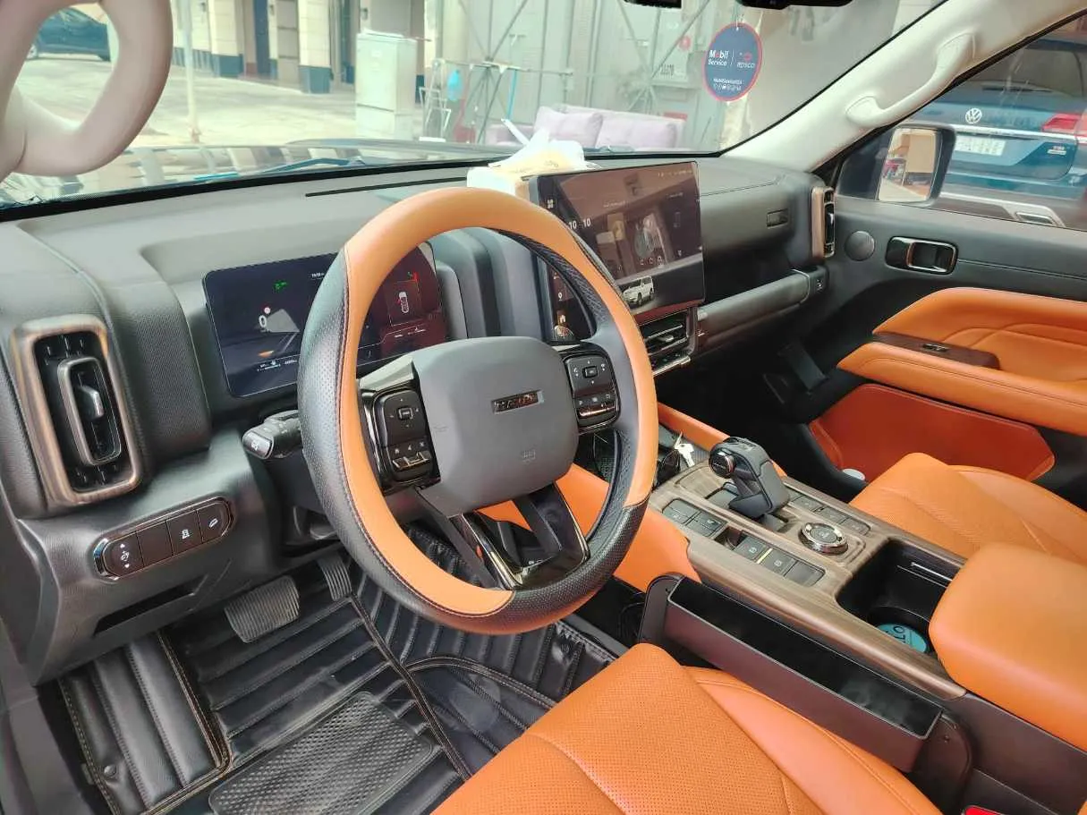 Car image 13