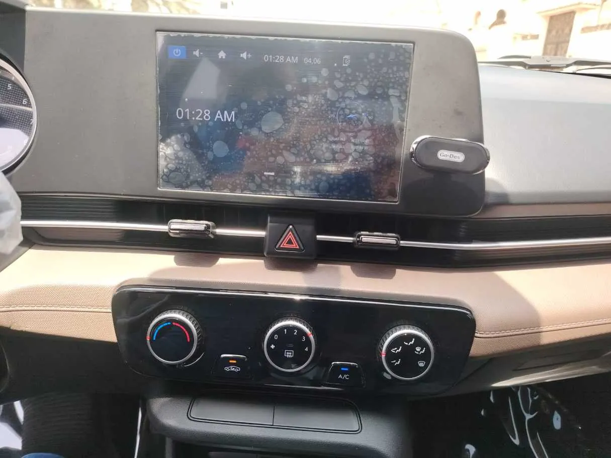 Car image 23