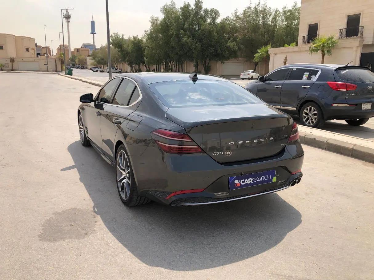 Car image 7