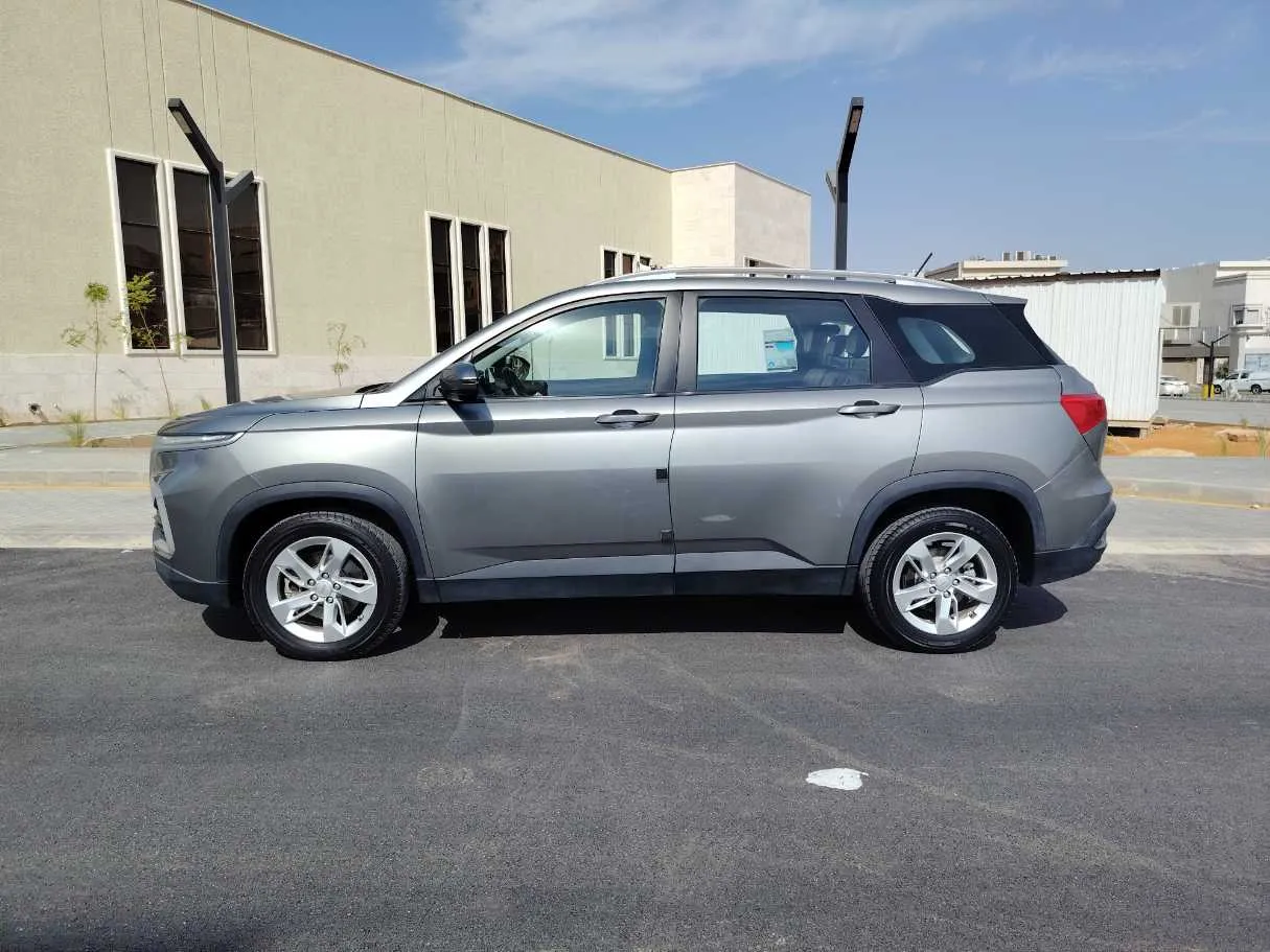 Car image 8