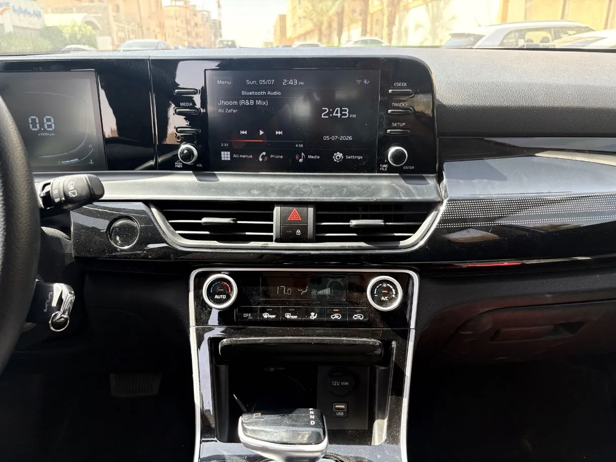 Car image 20