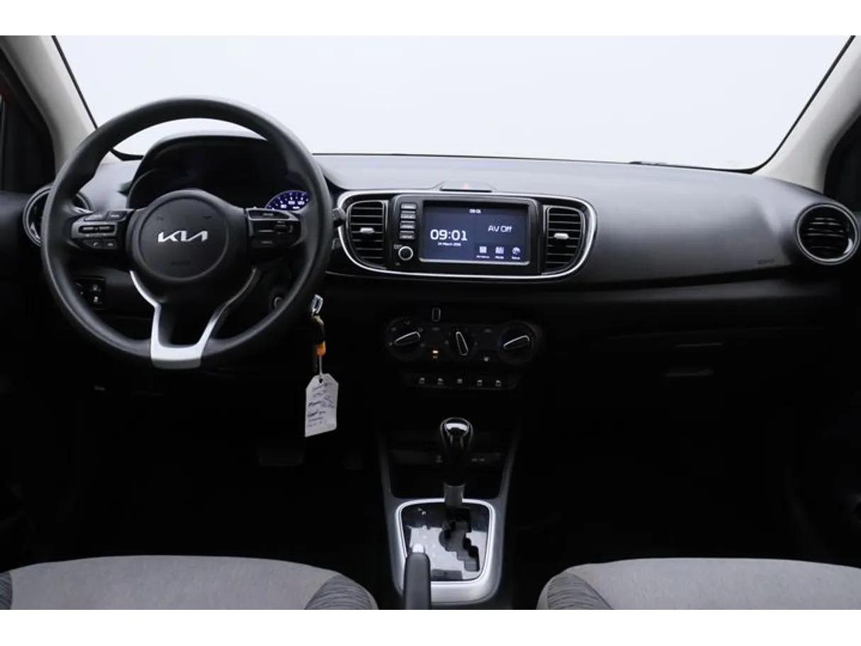 Car image 14
