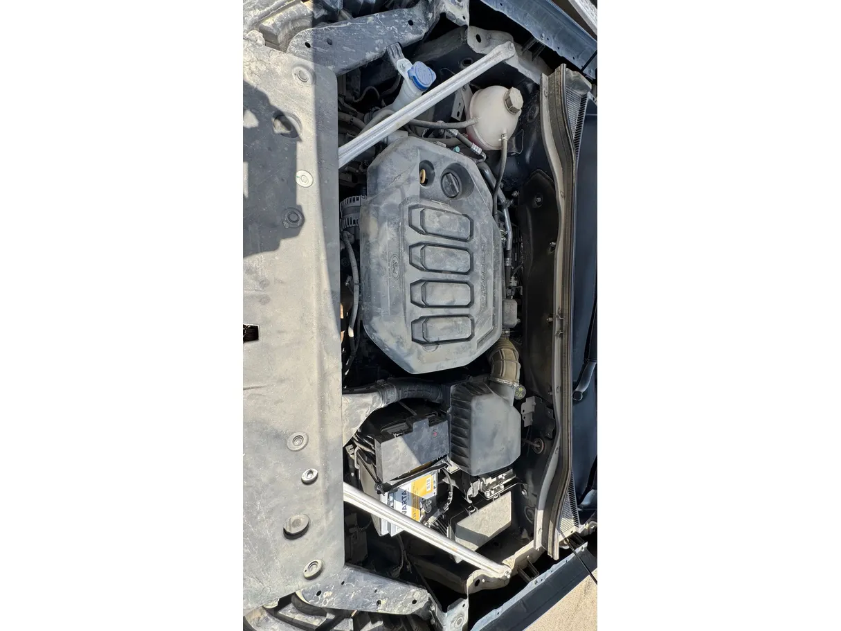 Car image 26