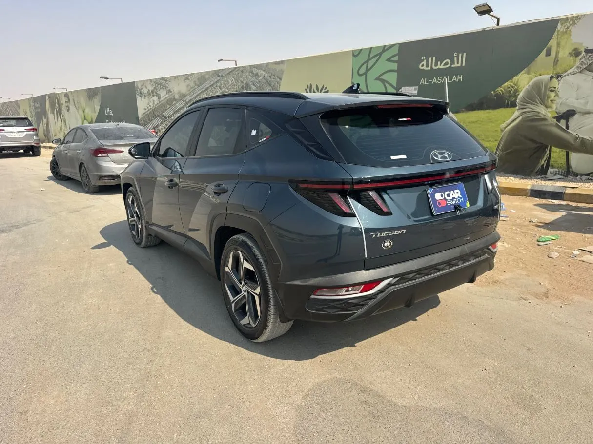 Car image 7