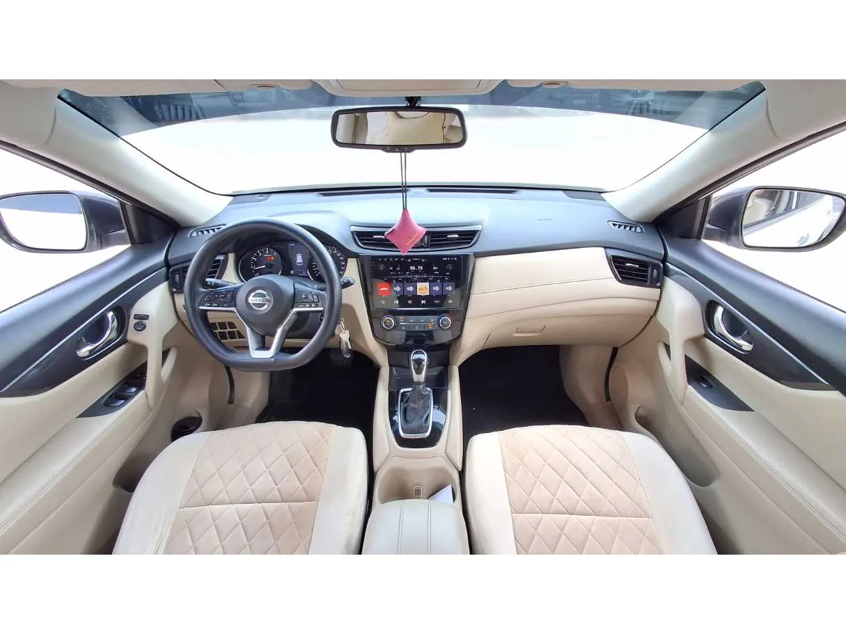 Car image 18