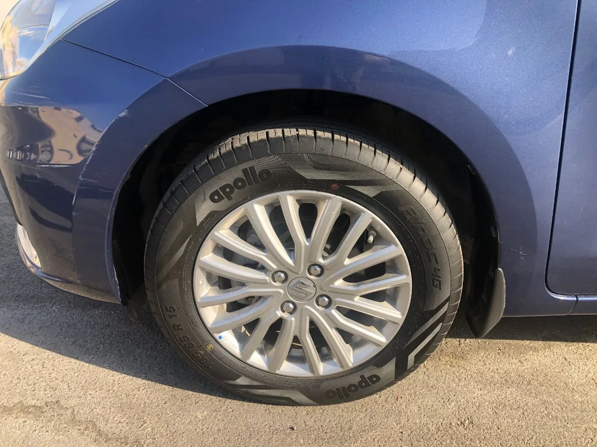 Car image 10