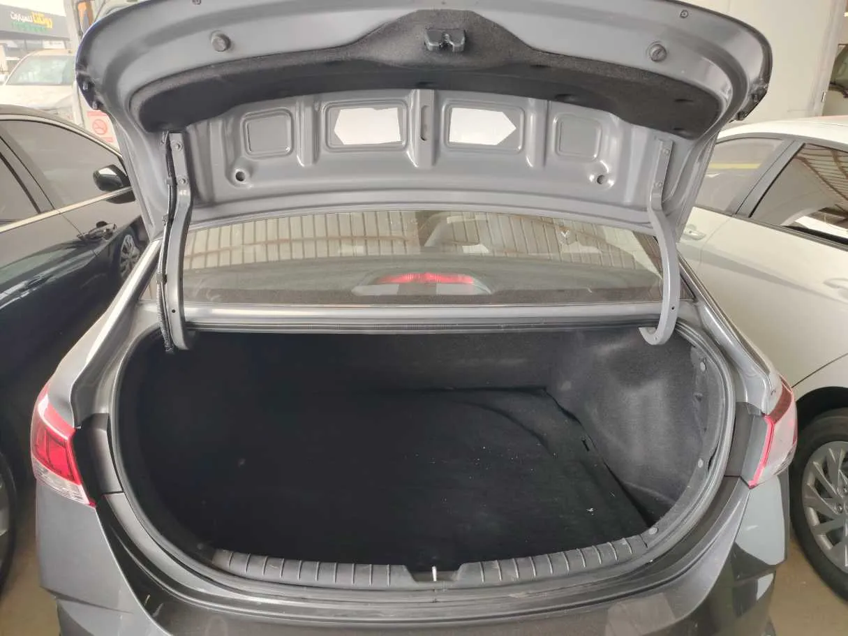 Car image 23