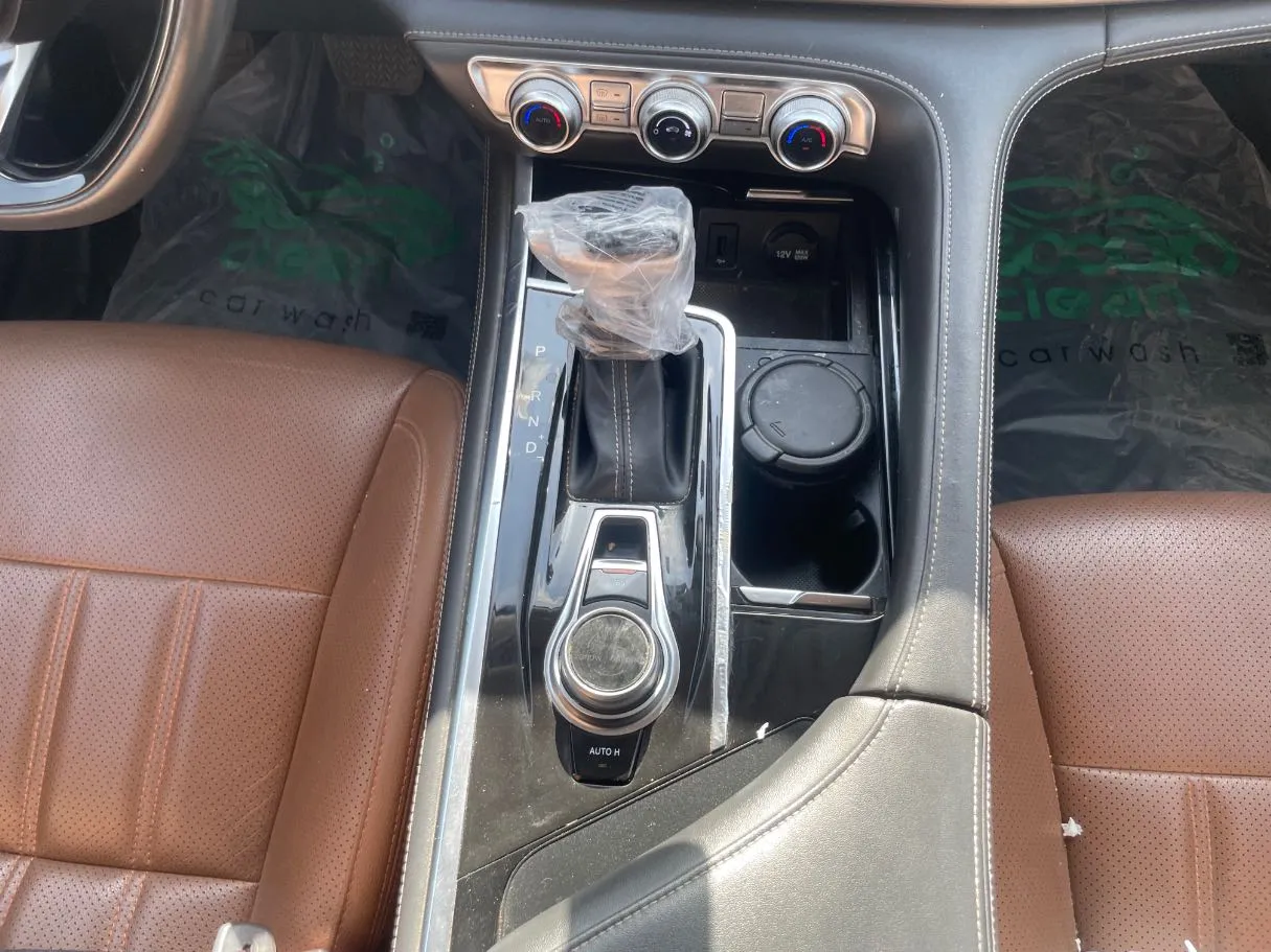 Car image 20