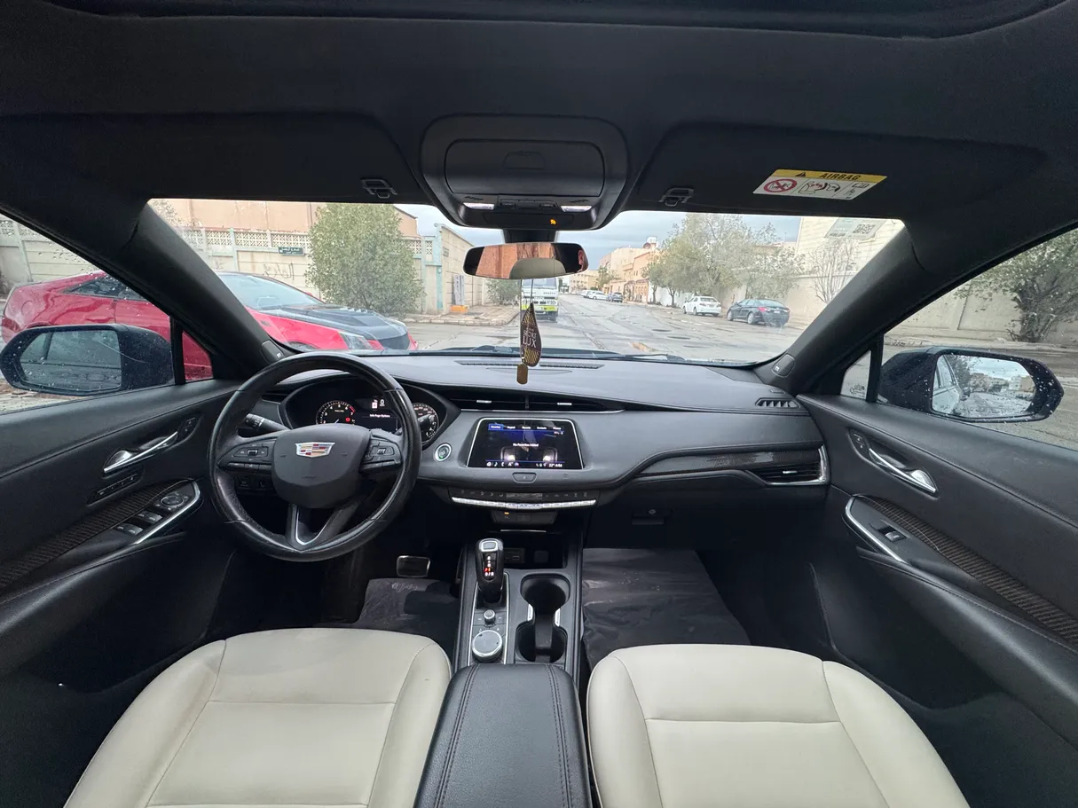 Car image 5