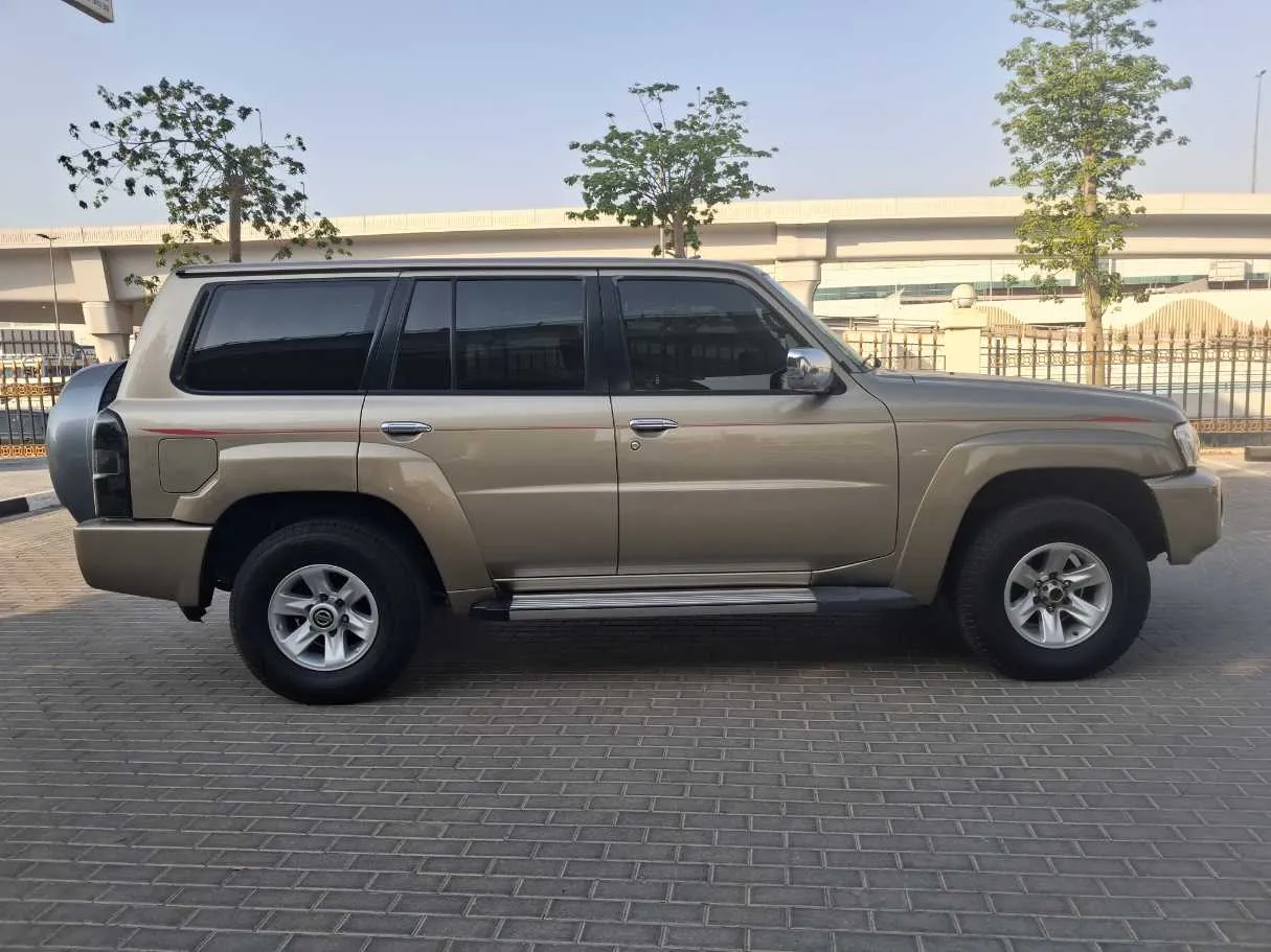 Car image 3