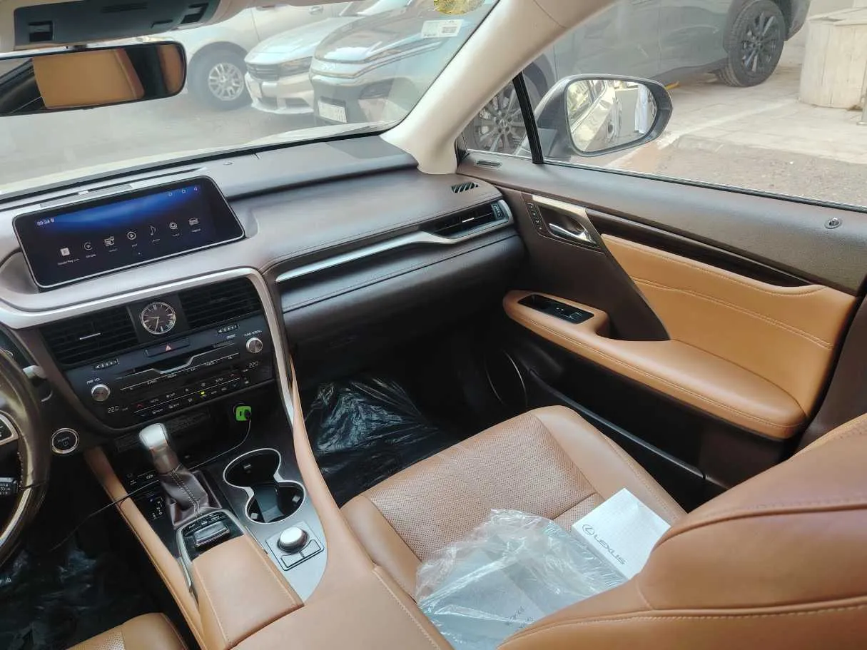 Car image 22