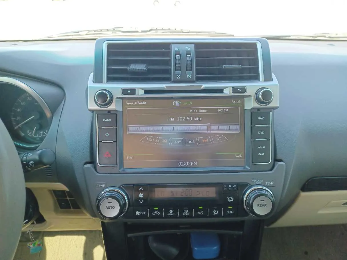 Car image 16