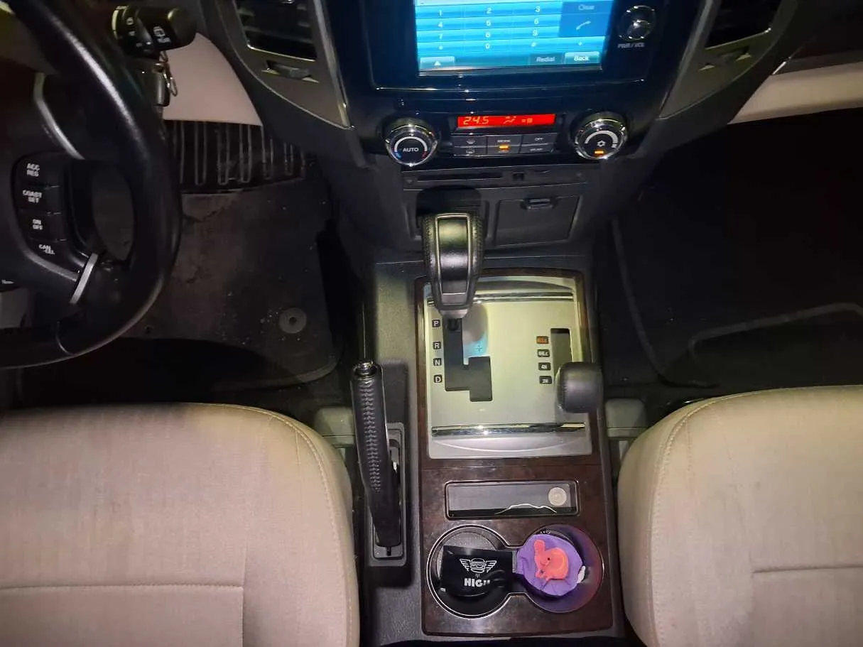 Car image 16