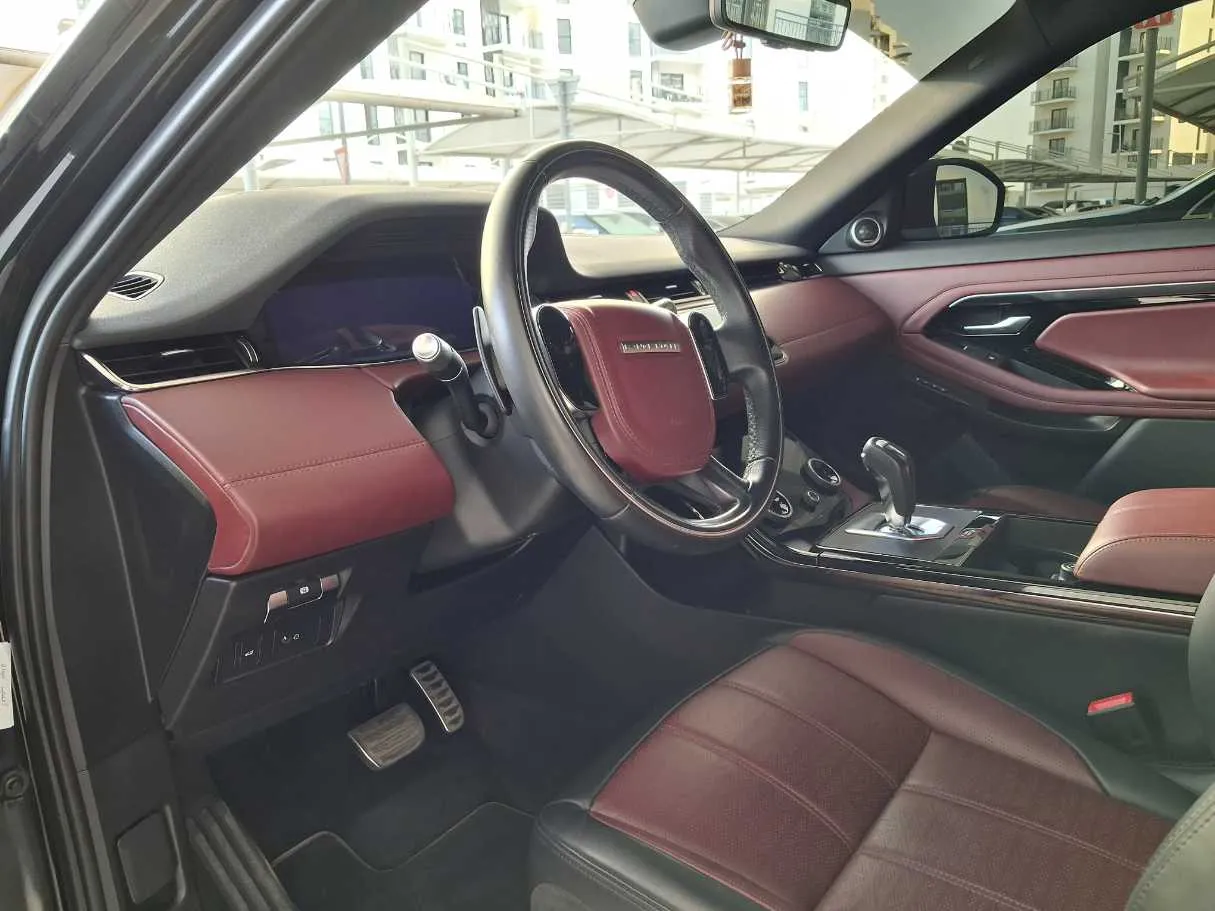 Car image 10
