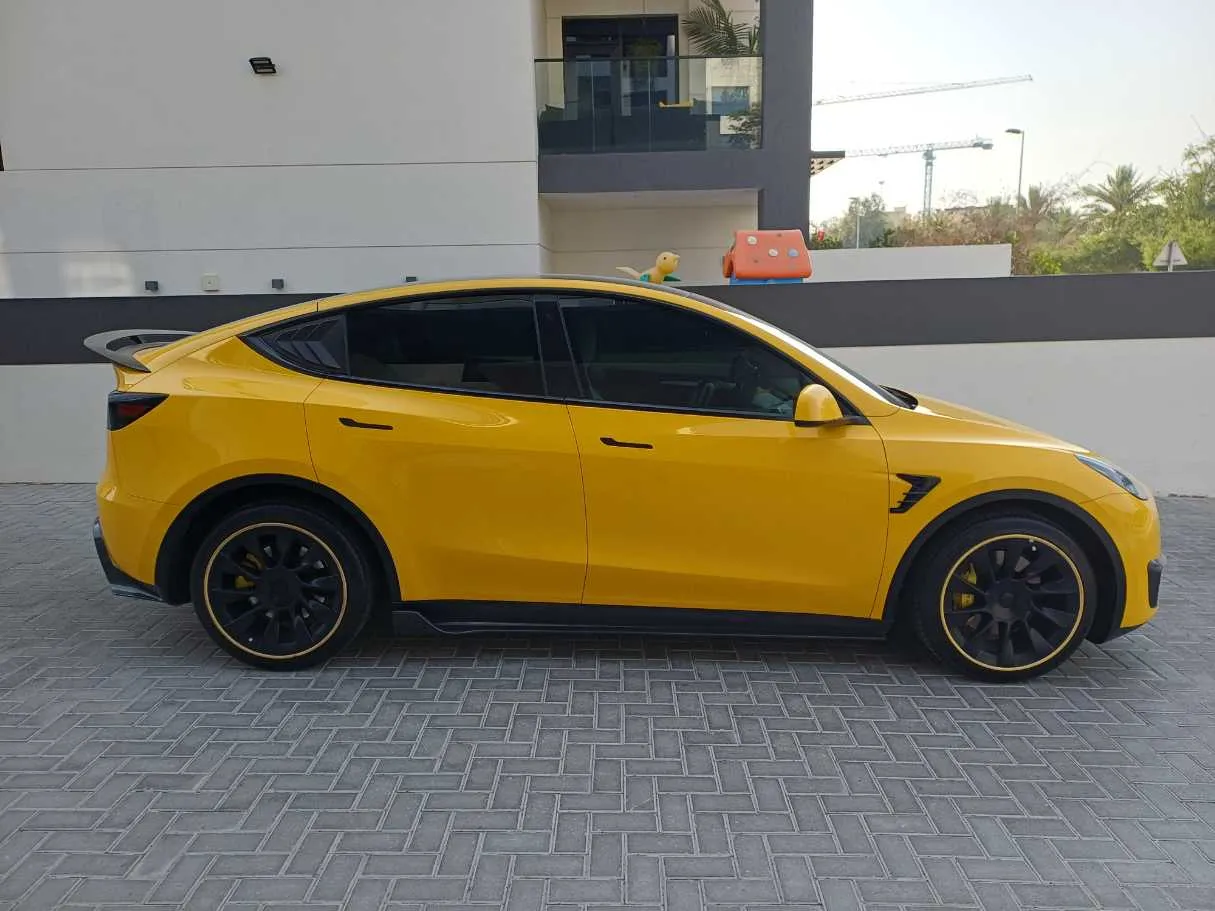 Car image 7