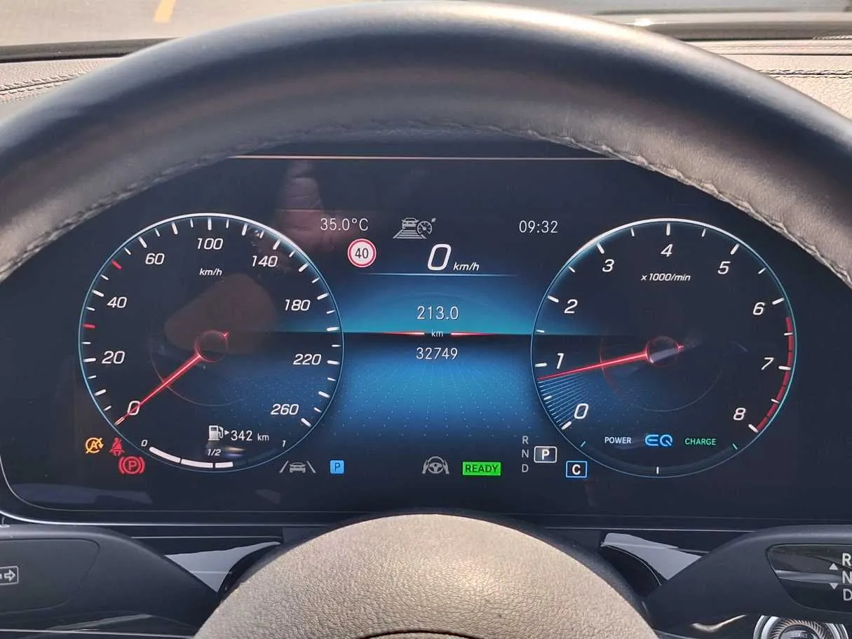 Car image 20