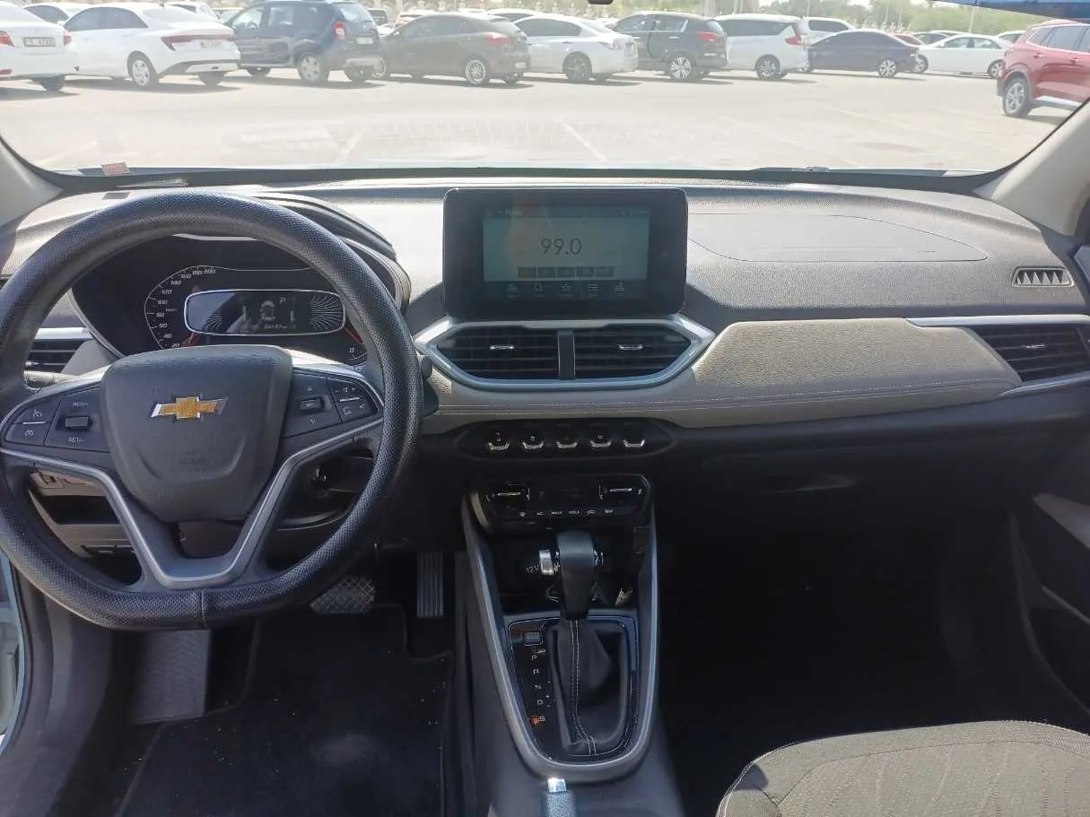 Car image 15