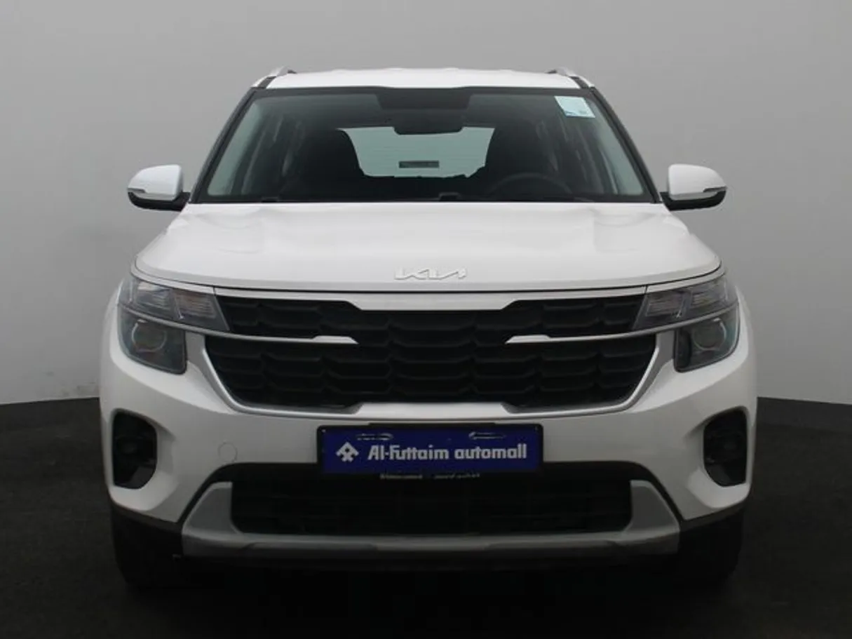 Car image 11