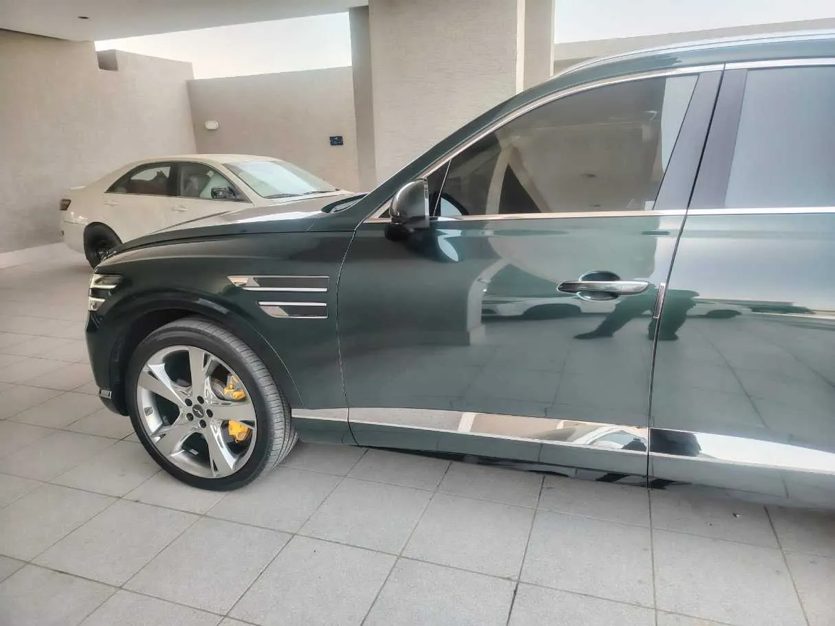Car image 8