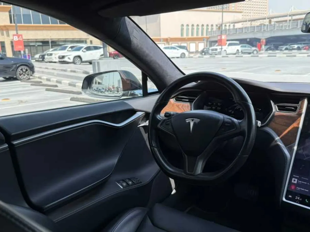 Car image 22