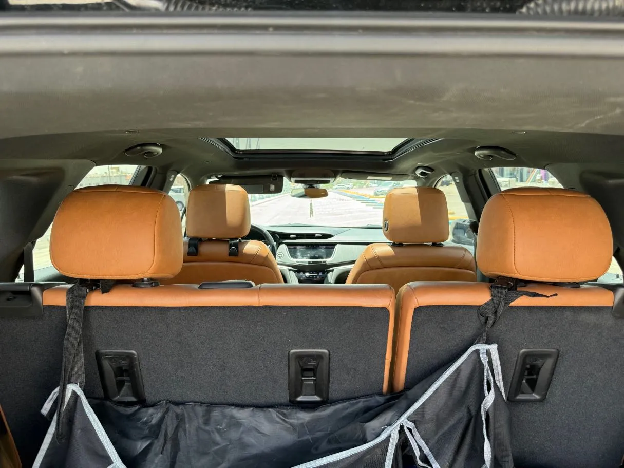 Car image 17