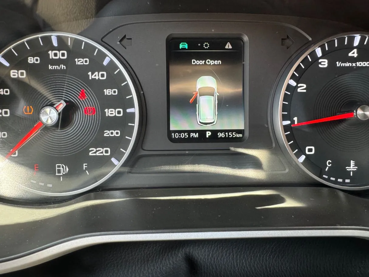 Car image 18