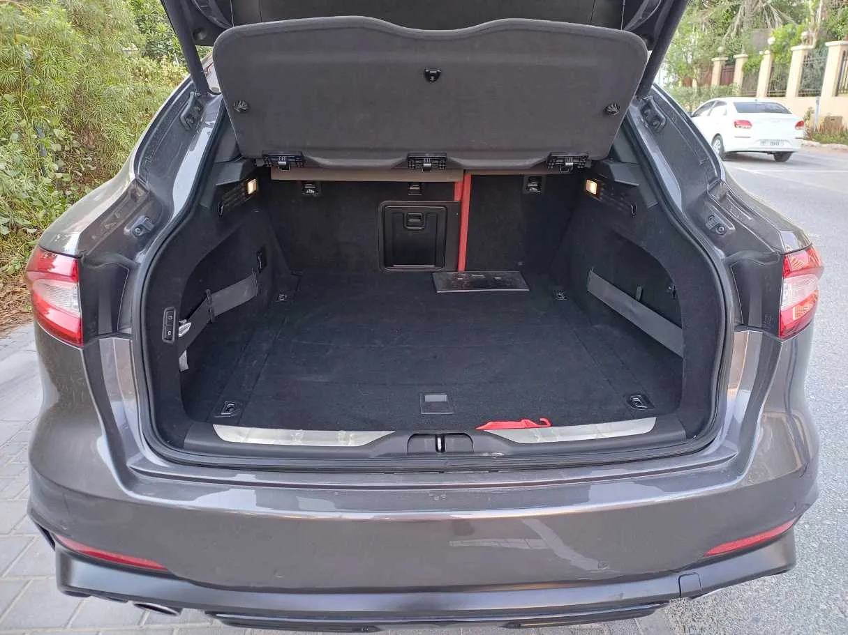 Car image 20