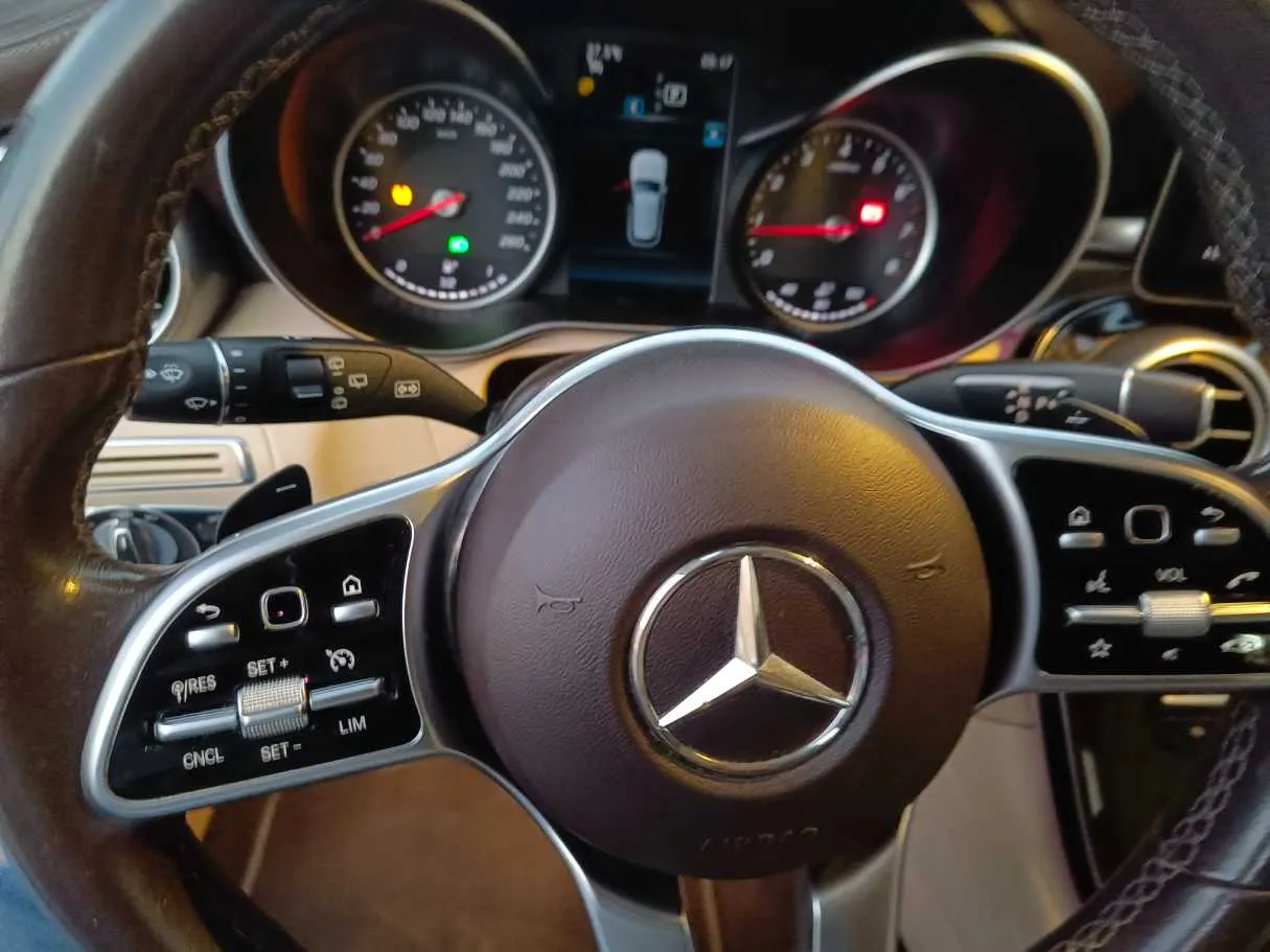 Car image 27