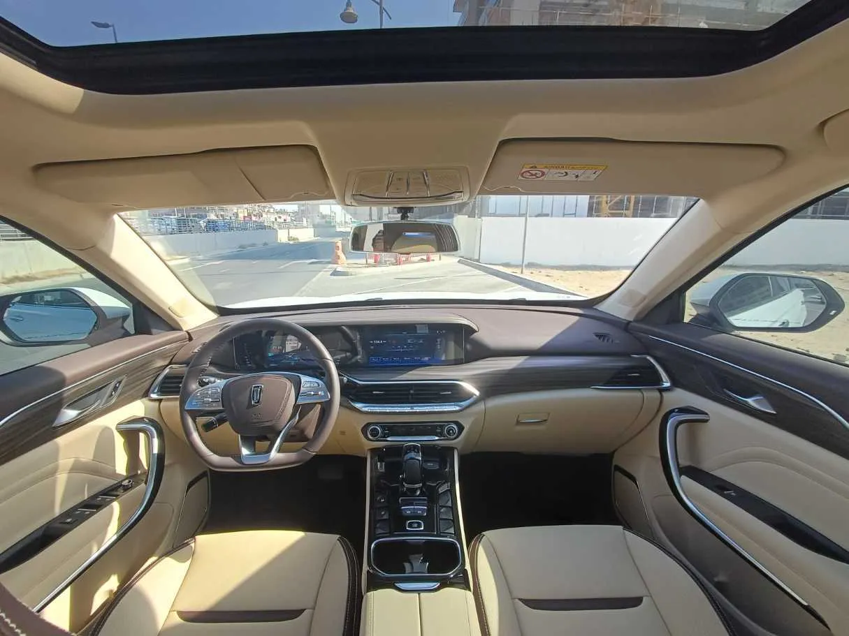 Car image 15