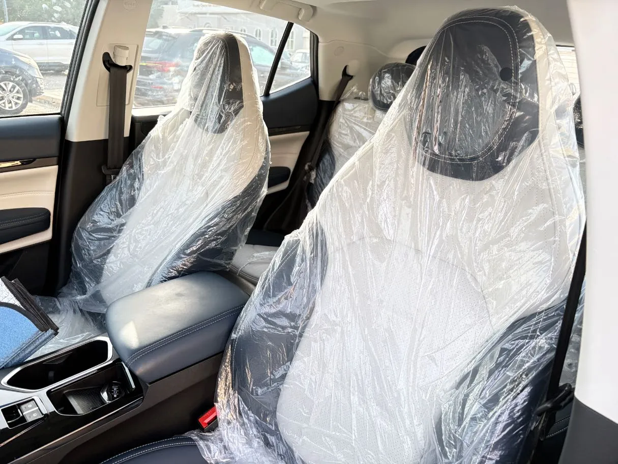 Car image 13