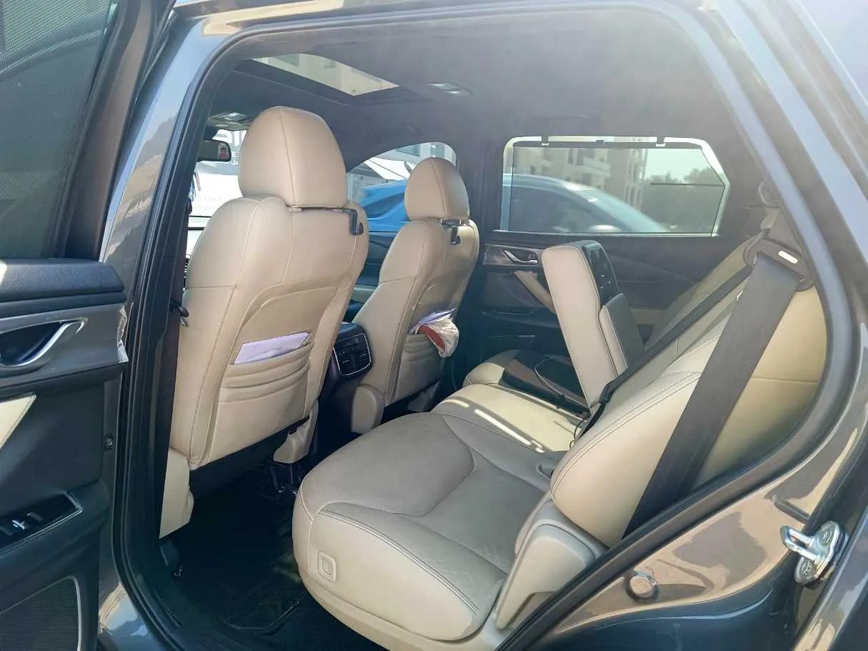 Car image 22