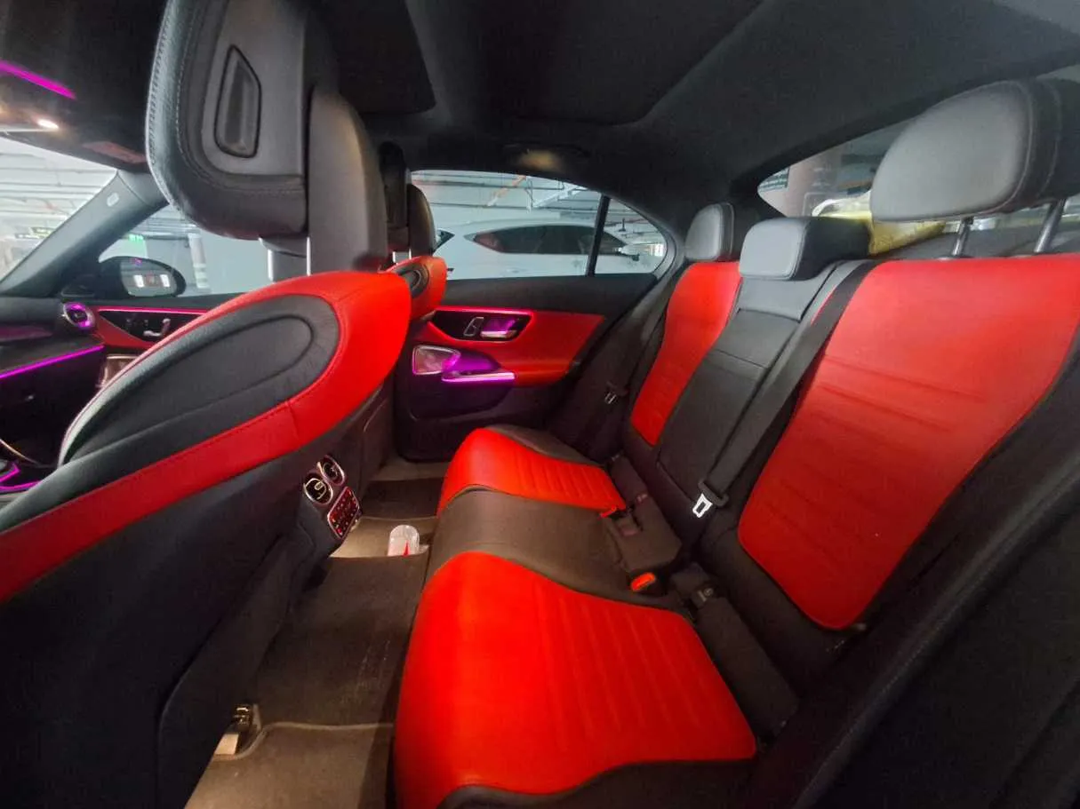 Car image 13