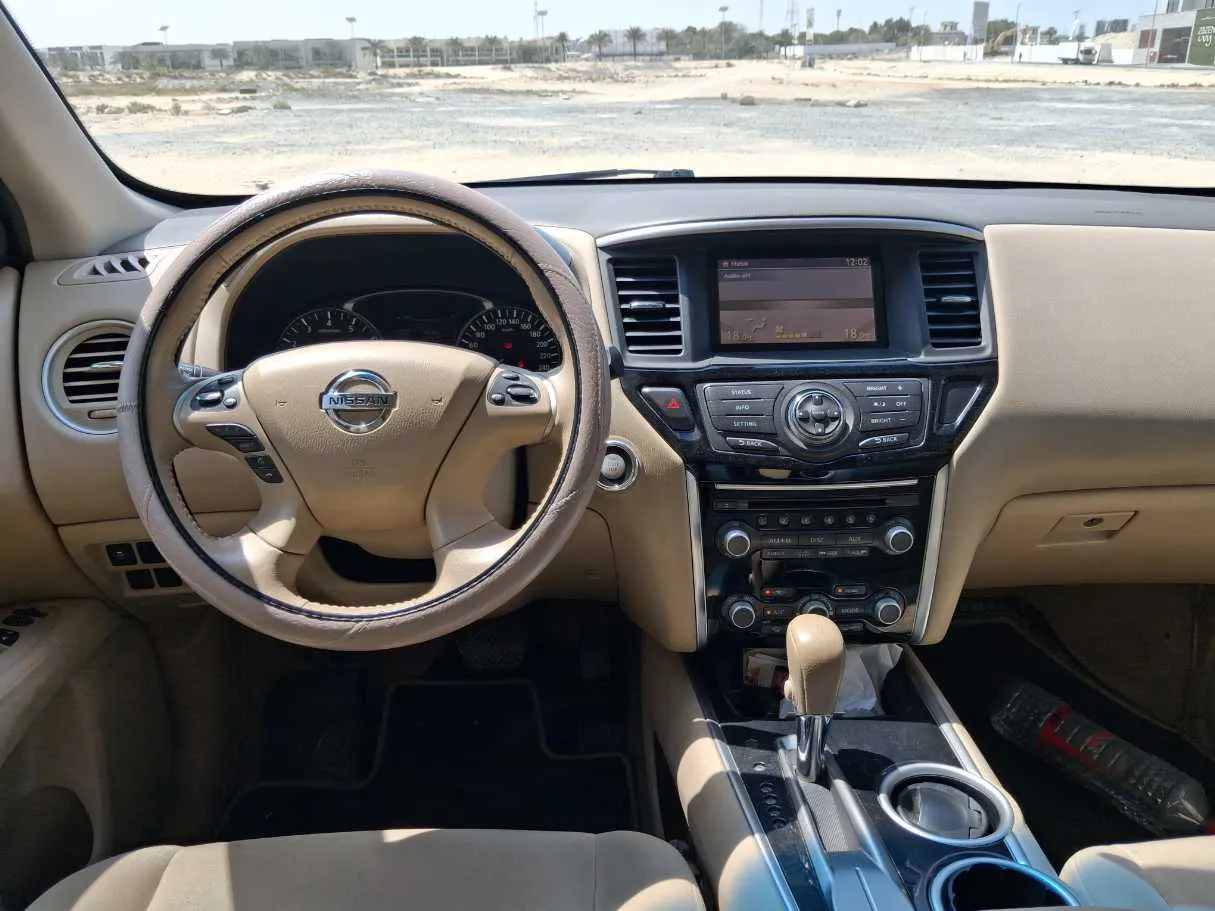 Car image 18