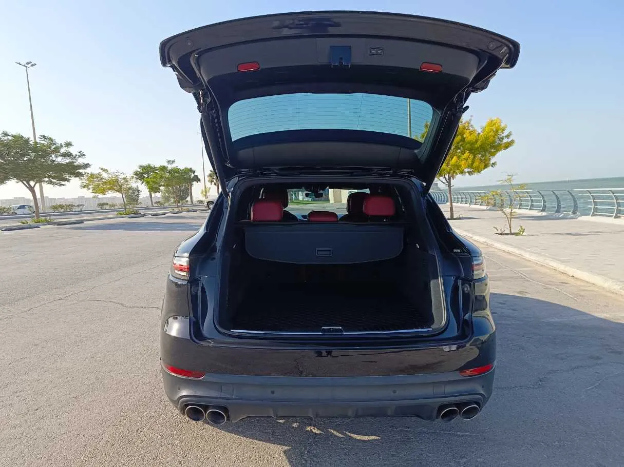 Car image 32