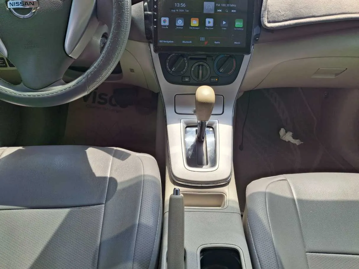 Car image 15
