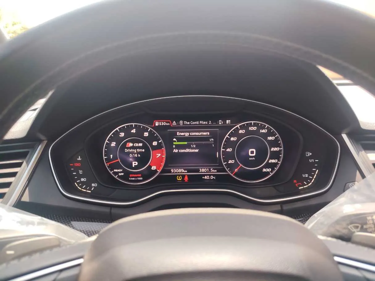 Car image 24