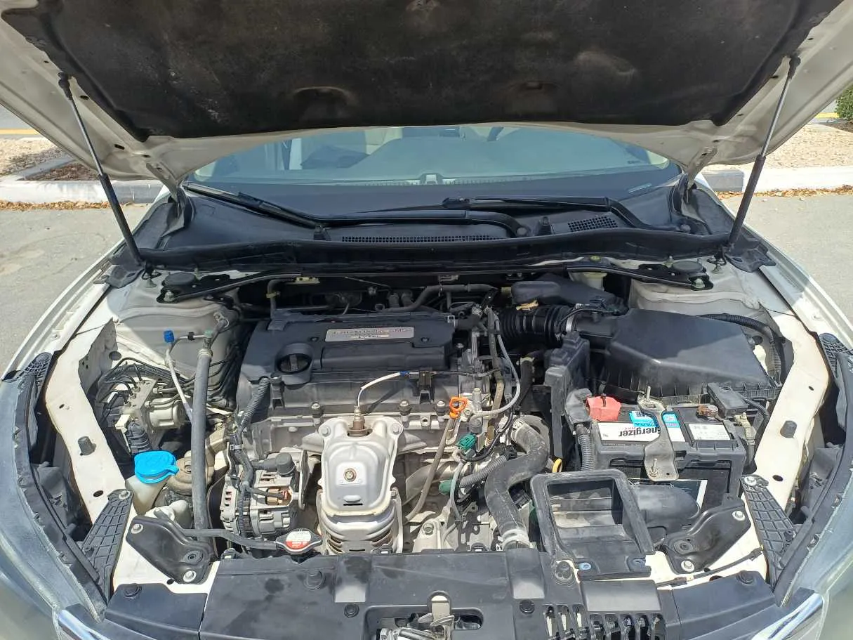 Car image 25